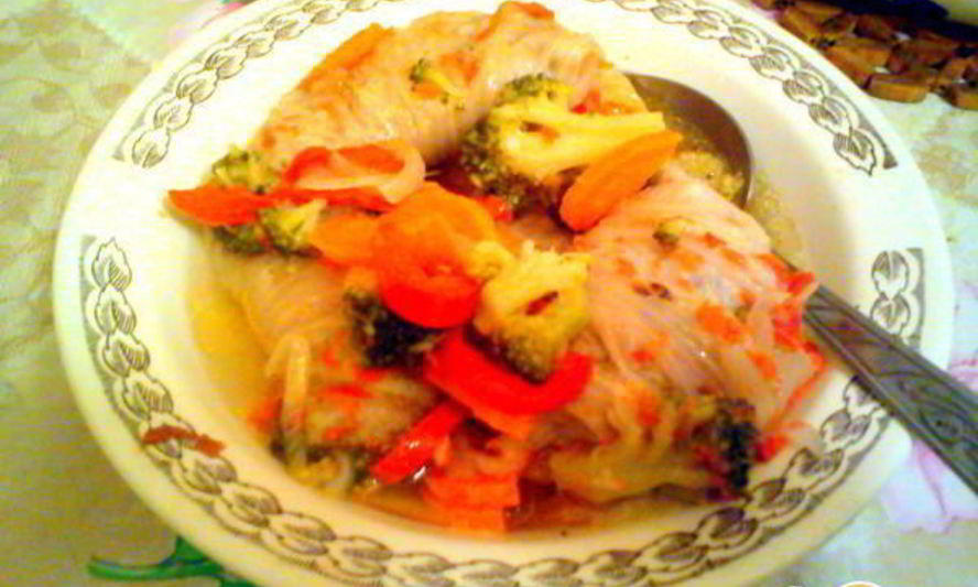 Рецепт голубцов из пекинской капусты на овощной подушке