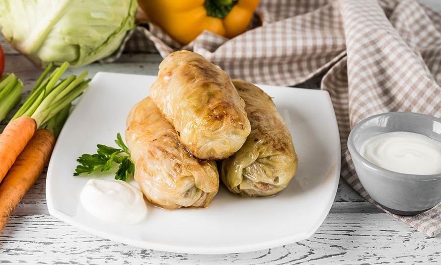 Рецепт замороженных голубцов тушеных в кастрюле