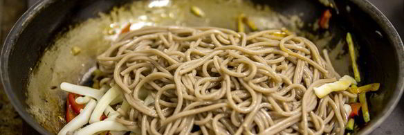 гречневая лапша с кальмарами