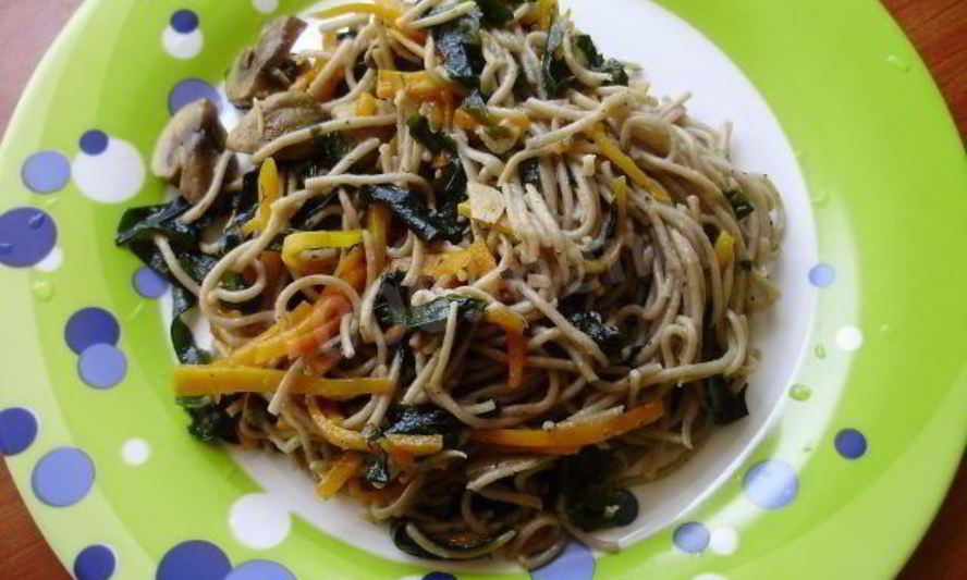 Рецепт гречневой лапши с овощами