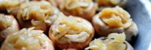 фаршированные грибы с луком