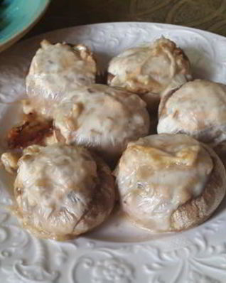 Фаршированные шампиньоны с рыбной начинкой