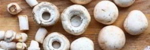 грибы, фаршированные беконом