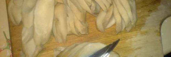 грибы обжаренные под соусом с гарниром