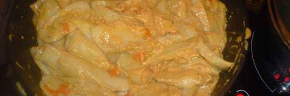 грибы обжаренные под соусом с гарниром