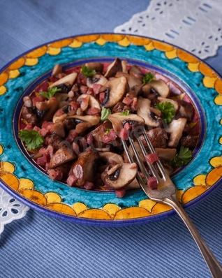 Грибы с ветчиной