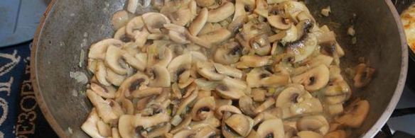 грибы в сметанном соусе