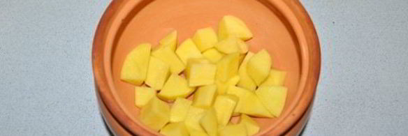 лесные грибы с картофелем в горшочках