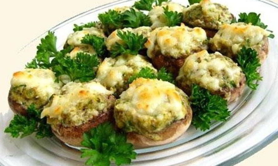 Рецепт нежных шампиньонов с сыром в микроволновке