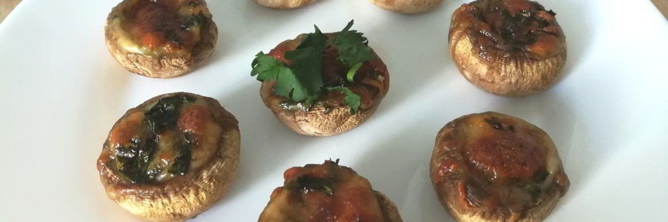 Шампиньоны, фаршированные моцареллой