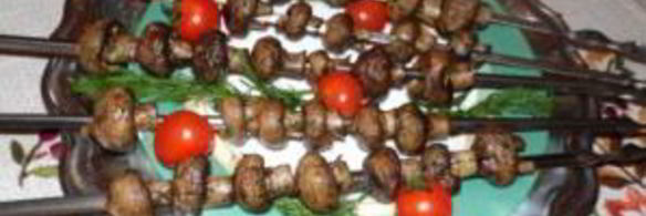 шампиньоны на шампурах