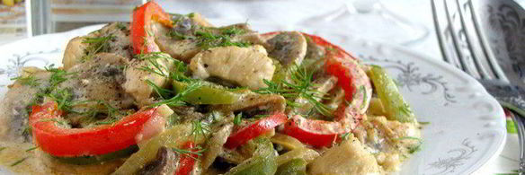 шампиньоны с куриным филе и сладким перцем по-муромски