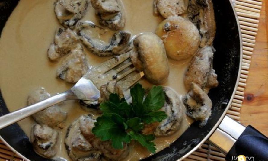 Рецепт шампиньонов в сметанно-соевом соусе