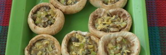 шампиньоны запеченные с перепелиными яйцами