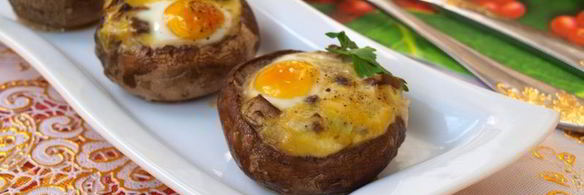 шампиньоны запеченные с перепелиными яйцами