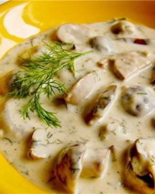 Тушеные белые грибы