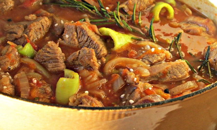 Рецепт гуляша из кролика