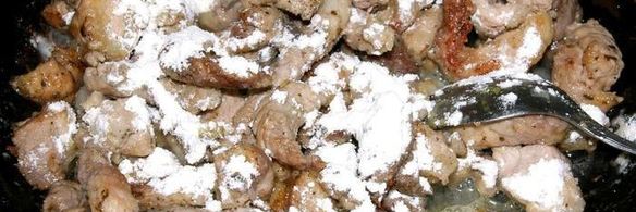 гуляш из свинины с красным вином