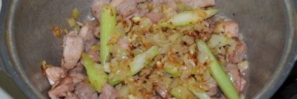 гуляш из свинины с вином