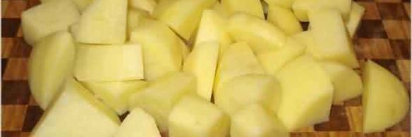 гуляш на вине, с картофелем и чипетками