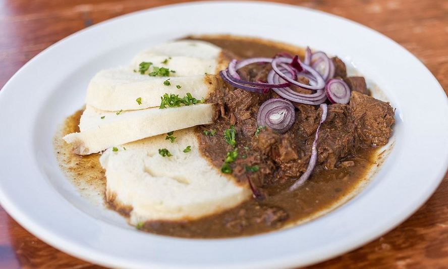 Рецепт гуляша с кнедликами