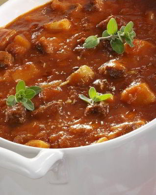 Гуляш с огурцами