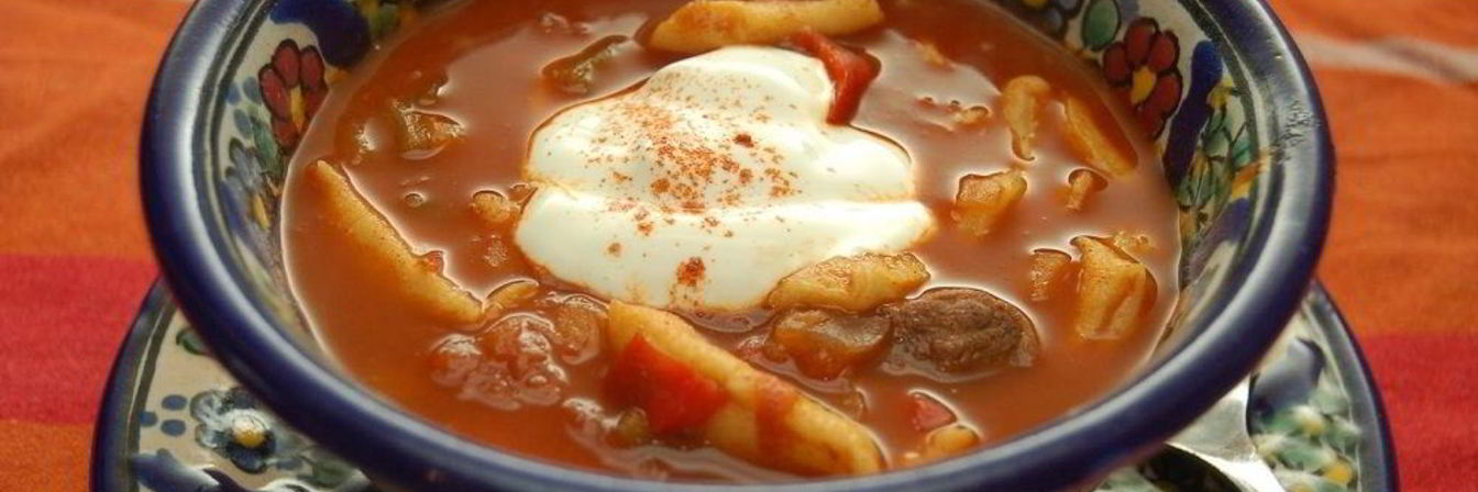 Гуляш со сметаной