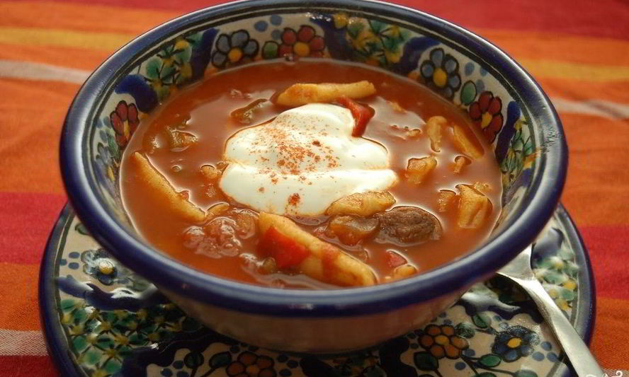 Рецепт гуляша со сметаной