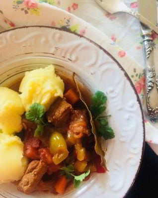 Нежный гуляш из телятины