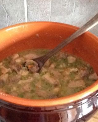 Спеццатино — итальянский гуляш с зеленым горошком