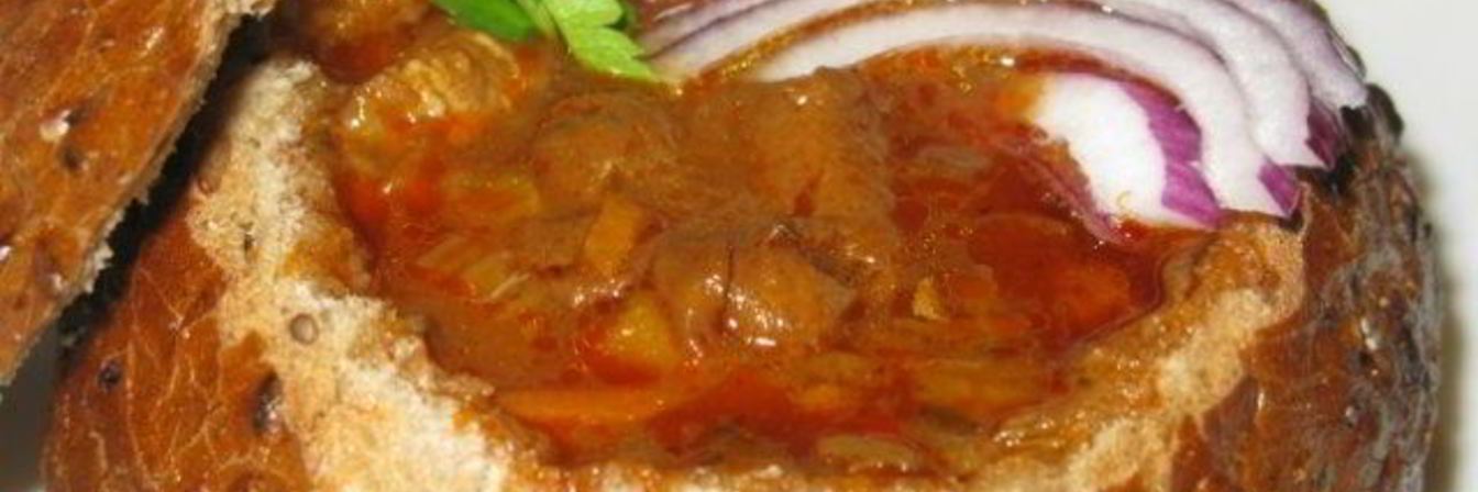 Суп-гуляш в хлебе