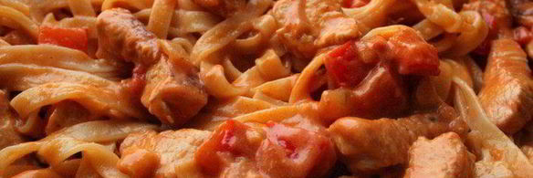 тальятелле с гуляшом из индейки