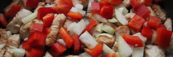 тальятелле с гуляшом из индейки