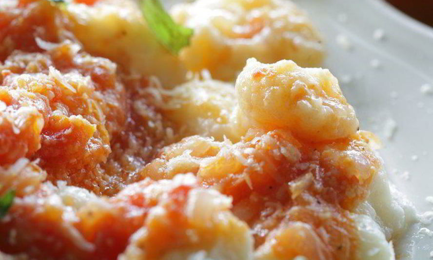 Рецепт картофельных ньокков с соусом из помидоров и базиликом