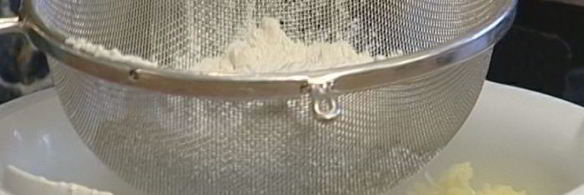 картофельные ньокки с соусом из помидоров и базиликом