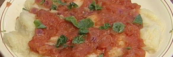 картофельные ньокки с соусом из помидоров и базиликом