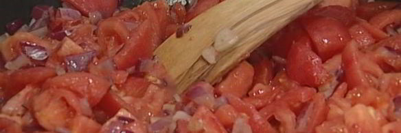 картофельные ньокки с соусом из помидоров и базиликом