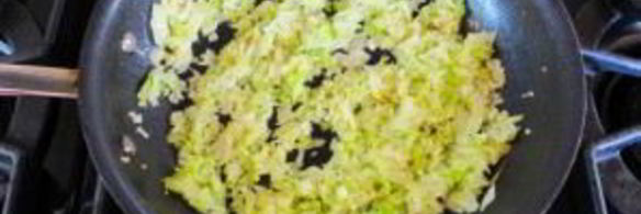 котлеты из лосося с луком