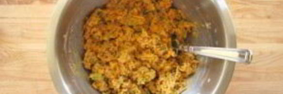 котлеты из лосося с луком