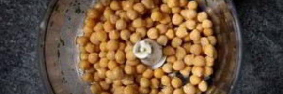 котлеты из нута с йогуртовым соусом