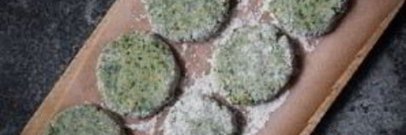 котлеты из нута с йогуртовым соусом