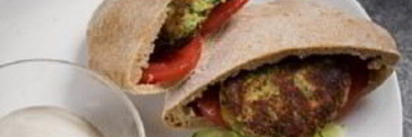 котлеты из нута с йогуртовым соусом