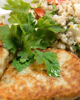 Котлеты из перловки с овощным гарниром