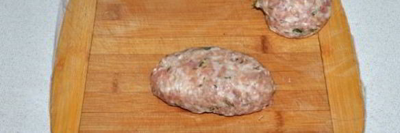 котлеты мясные с горошком и сыром