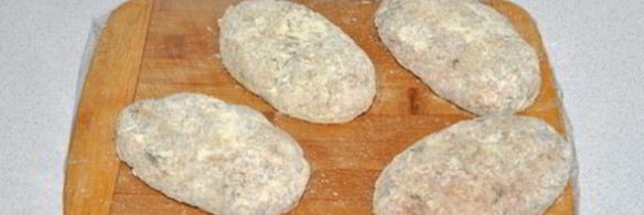 котлеты мясные с горошком и сыром