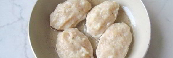 котлеты с рисом и чесноком в томатном соусе