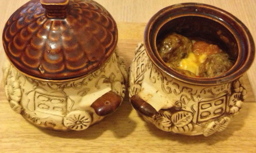 Рецепт острые котлеты с кумином, запеченые в горшочках с картофелем