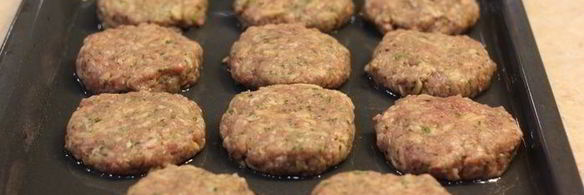 запеченные котлеты из мяса с картофелем