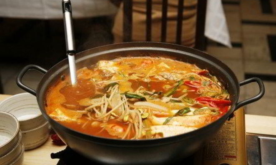 Рецепт куриной лапши по-итальянски с томатами и шпинатом