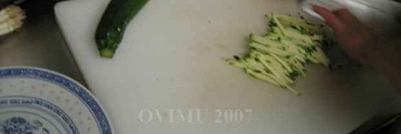 лапша рисовая с овощами и креветками